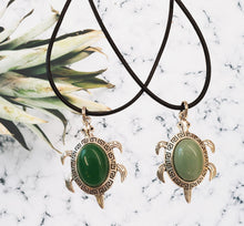 Collier Tortue de Jade Vert ~ Tortues de Mer Tribales avec Focal de Jade Africain