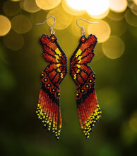 Nature-Inspired: Stunning Monarch Beaded Earrings