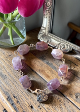 Pulsera de amatista, joyería envuelta en alambre de cobre bohemio grueso