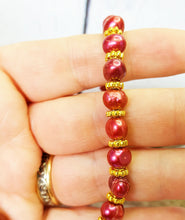 Collar de perlas ~ Perlas de agua dulce de color rojo burdeos intenso con cuentas doradas ~ 18 pulgadas