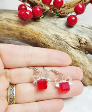 Pendientes de Navidad ~ Pendientes únicos de plata esterlina y cristal rojo rubí