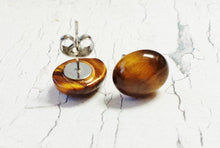 Pendientes de botón de ojo de tigre ~ Pendientes de piedra preciosa ovalados minimalistas delicados de 8x10 mm