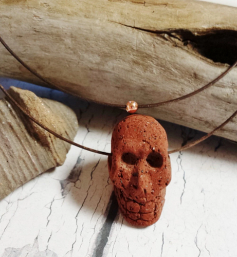 Memento Mori Collier Homme ~ Dia de Los Muertos Statement Necklace ~ Skull Necklace, Gothic Jewelry ~ Hand Carved Skull Lava Stone Pendant