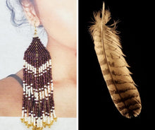 Boucles d'oreilles amérindiennes à franges en perles de rocaille ~ motif "plume de hibou"