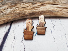 Boucles d'oreilles mignonnes de cactus en bois ~ boucles d'oreilles succulentes minimalistes, goujons du sud-ouest